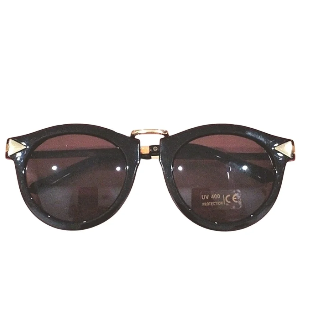 Round Sunglasses Celebrity Look Black‎ Gold Arrow Metal Sides City Chic Modern